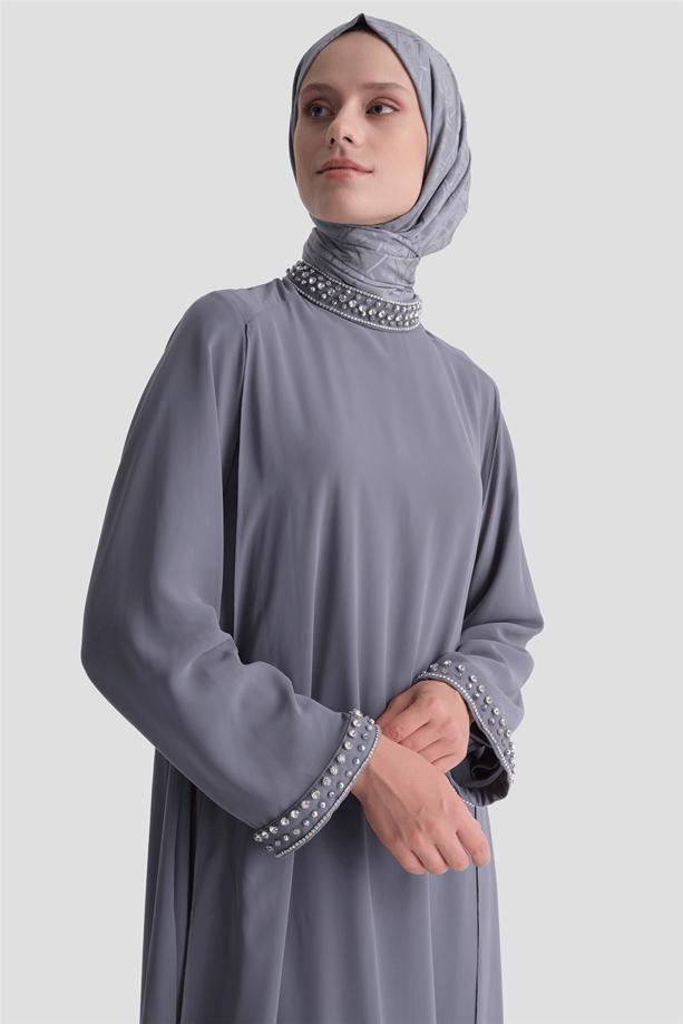 Taş Detaylı Şık Elbise Gri