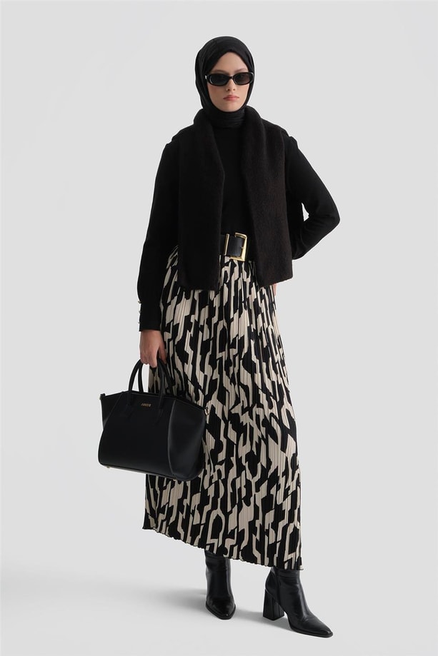 Armine Desenli Piliseli Etek Siyah