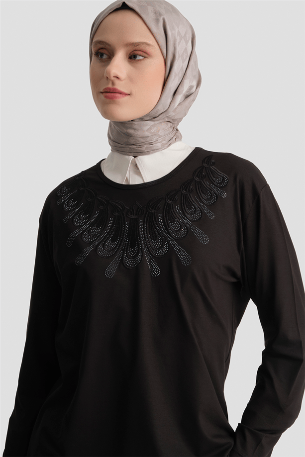 Armine Penye Siyah