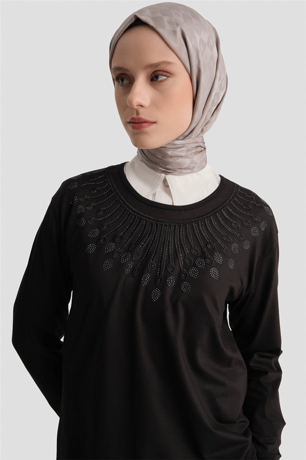 Armine Penye Siyah