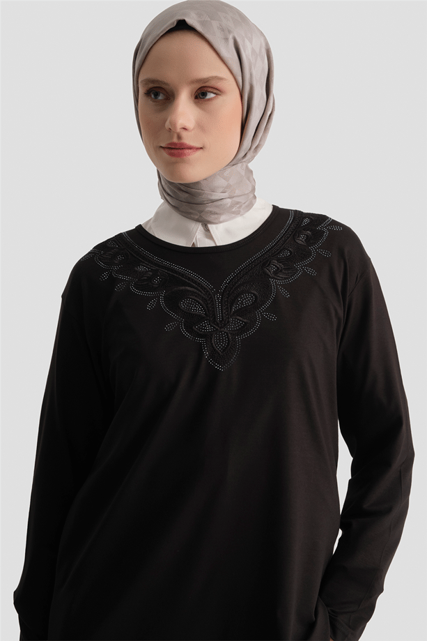 Armine Penye Siyah
