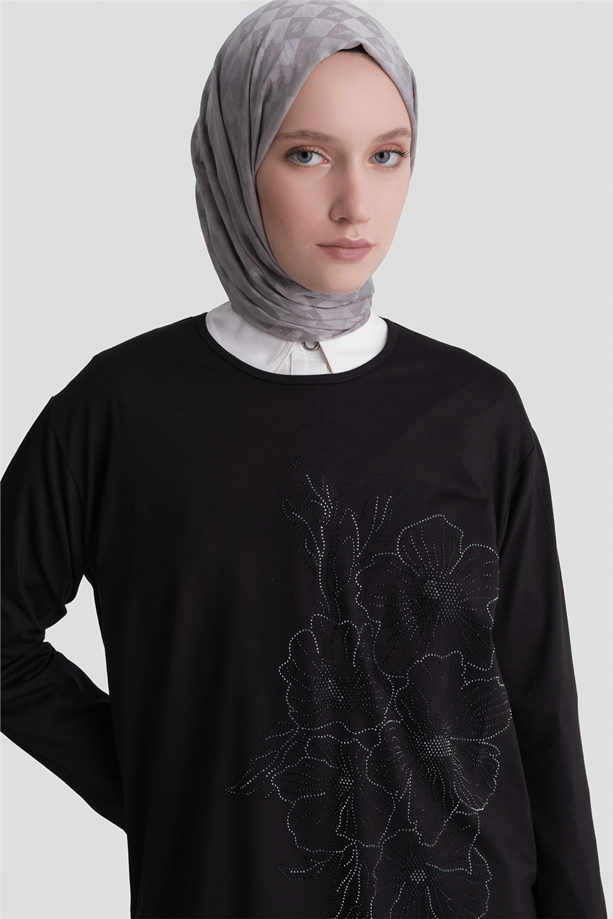 Armine Penye Siyah