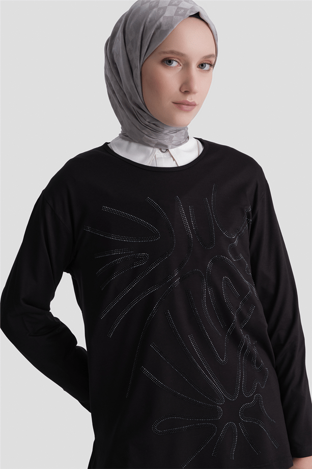 Armine Penye Siyah