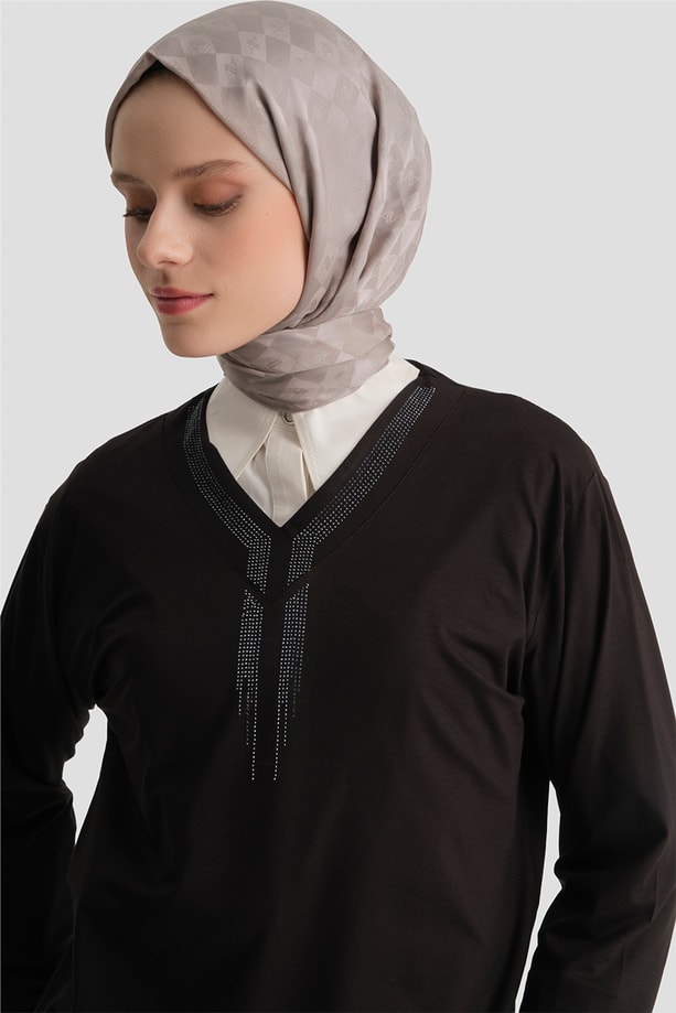 Armine Penye Siyah