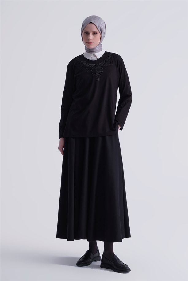 Armine Penye Siyah