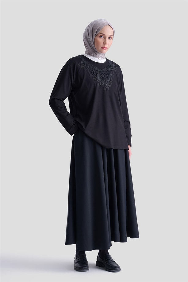 Armine Penye Siyah