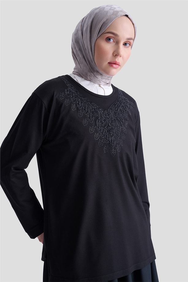 Armine Penye Siyah