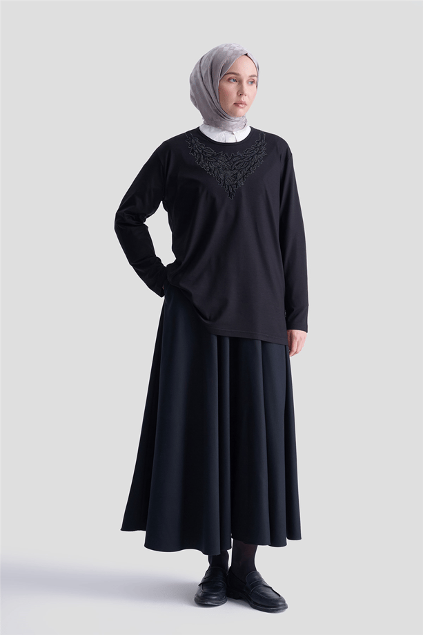 Armine Penye Siyah