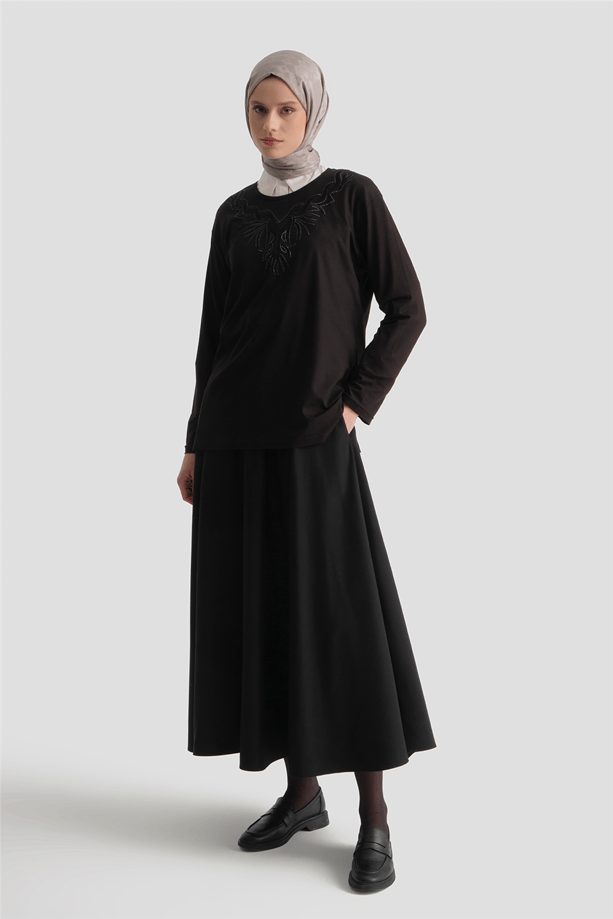Armine Penye Siyah