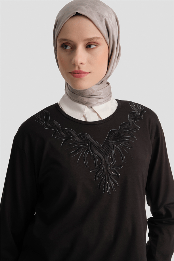 Armine Penye Siyah