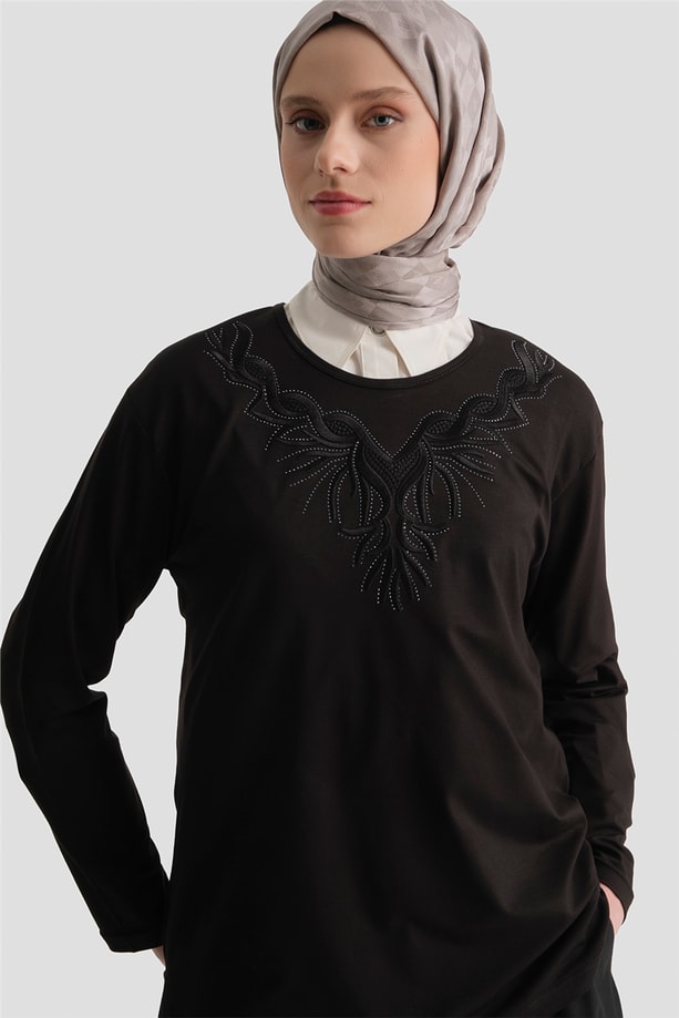 Armine Penye Siyah