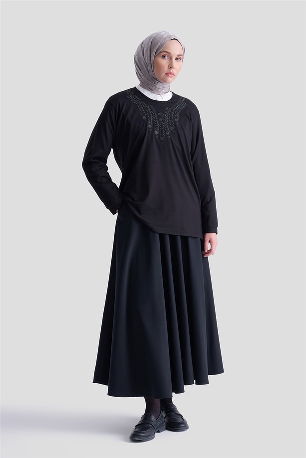 Armine Penye Siyah