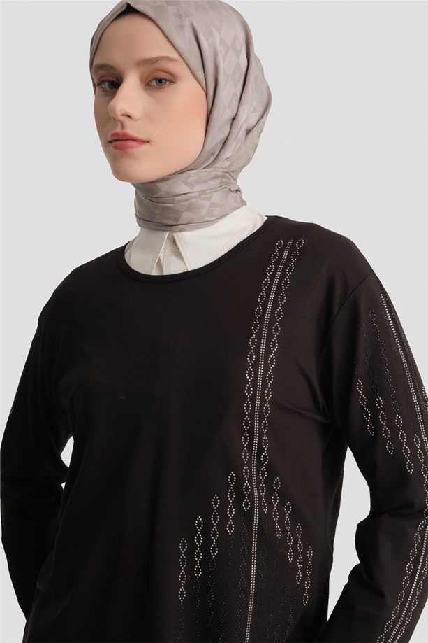 Armine Penye Siyah