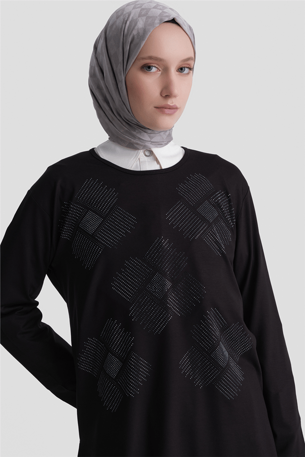 Armine Penye Siyah