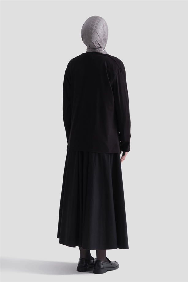 Armine Penye Siyah