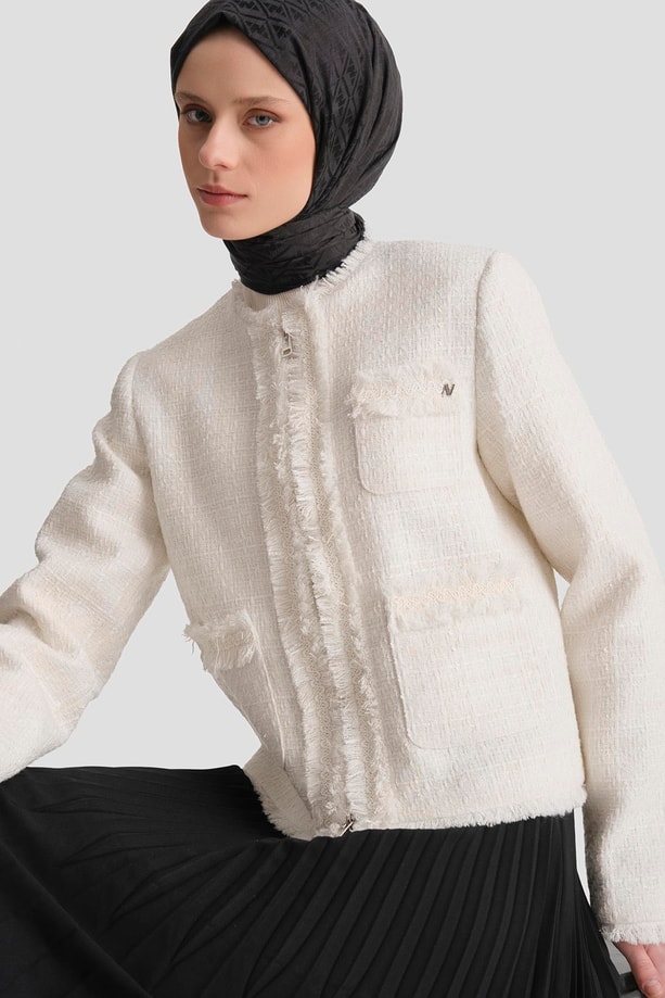 Tüvit Ceketli Takım Beyaz