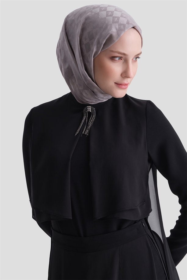 Broş Detaylı Tül Takım Siyah