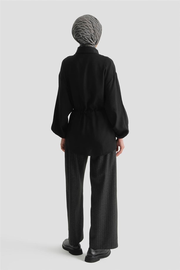 İşlemeli Beli Büzgülü Tunik Siyah