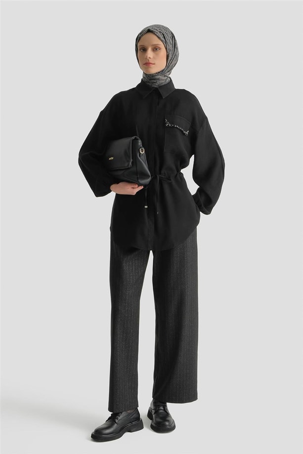 İşlemeli Beli Büzgülü Tunik Siyah