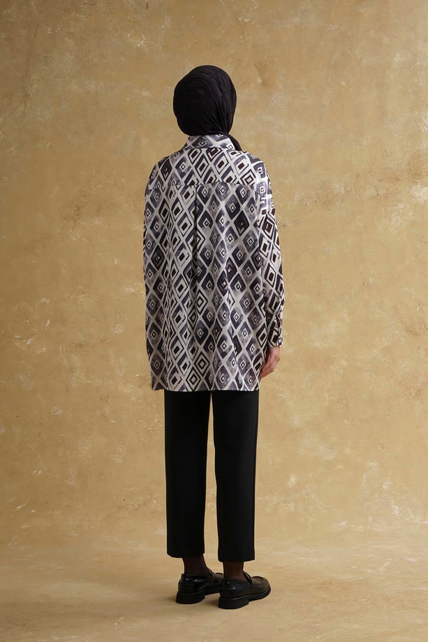 Retro Desenli Saten Tunik Beyaz