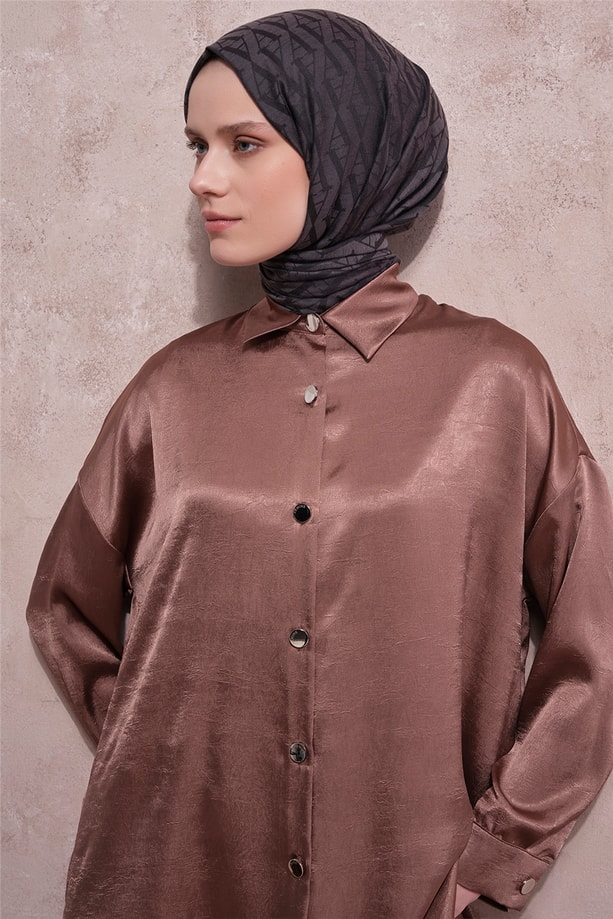 Kırışık Efektli Metal Düğmeli Tunik Kahverengi