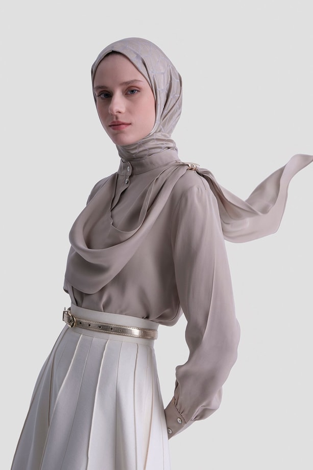 Broş Detaylı Tunik Vizon