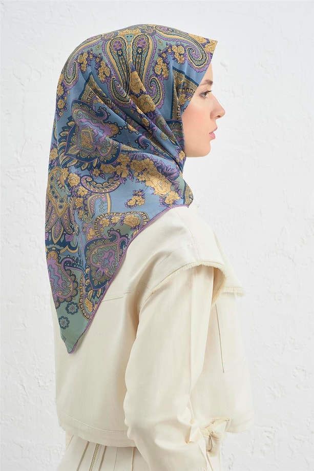 Armine Çiçek Eşarp 48 51