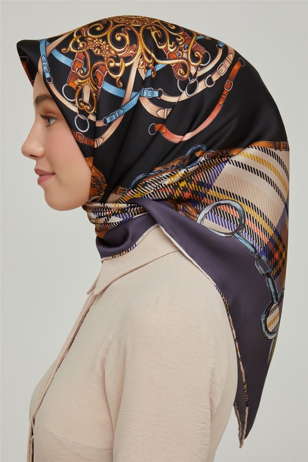 Armine Sura İpek Eşarp 21Ka8607 02