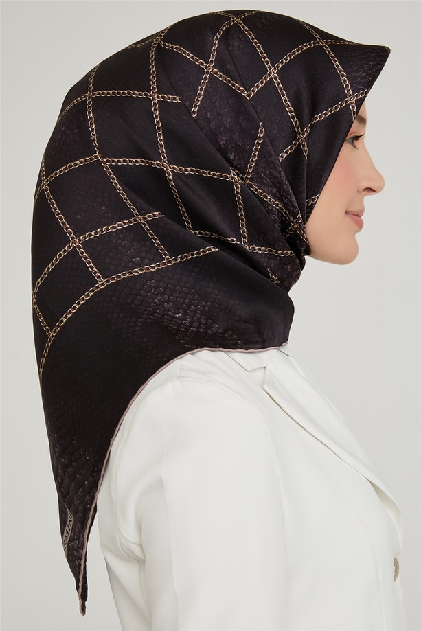 Armine Sura İpek Eşarp 21Ka8609 03