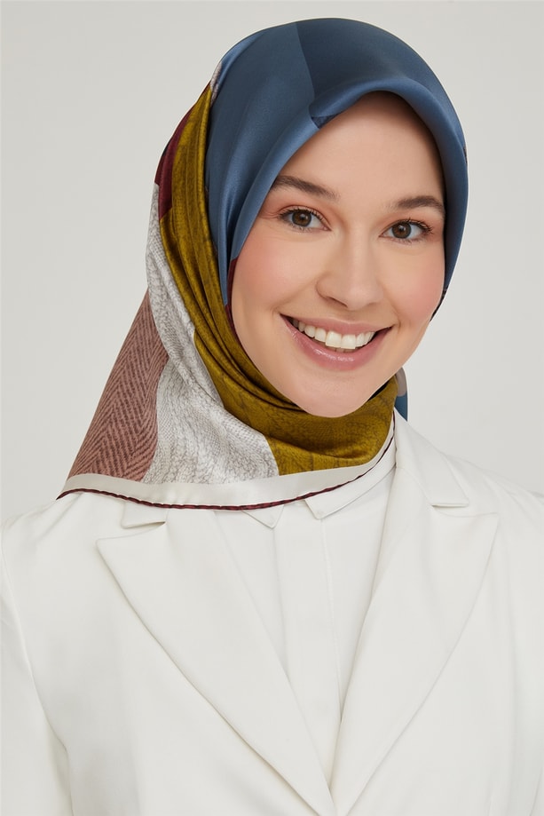 Armine Sura İpek Eşarp 21Ka8610 84