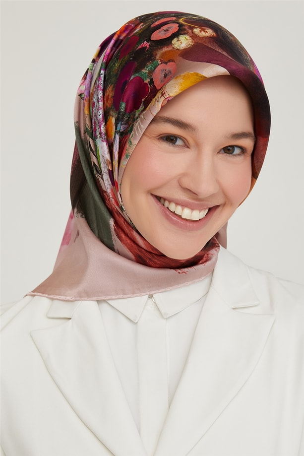Armine Sura İpek Eşarp 21Ka8630 05