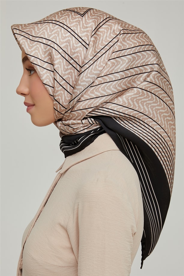 Armine Sura İpek Eşarp 21Ka8631 03