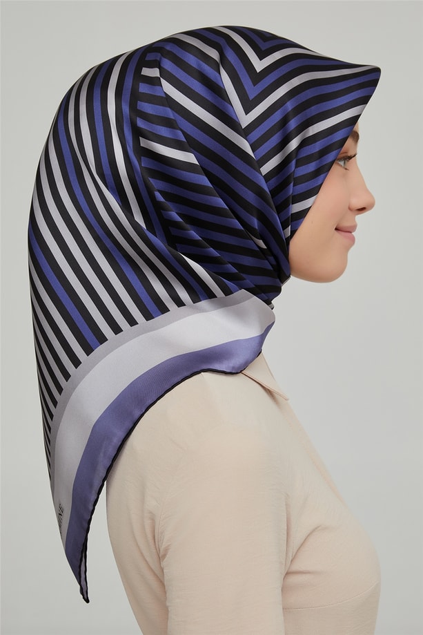 Armine Sura İpek Eşarp 21Ka8633 09