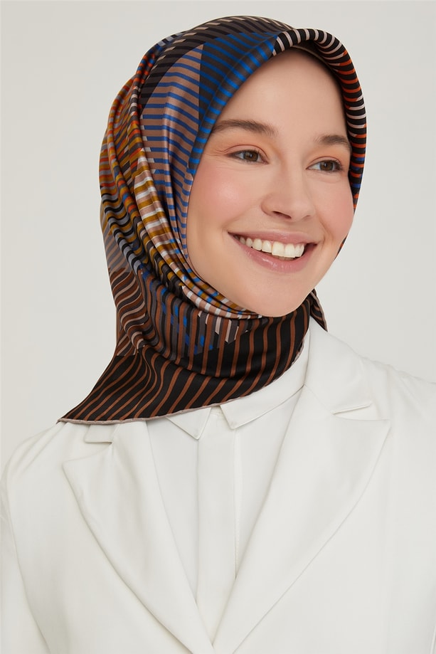 Armine Sura İpek Eşarp 21Ka8635 34