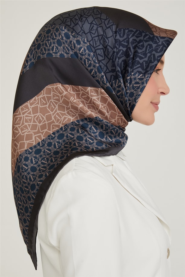Armine Sura İpek Eşarp 21Ka8638 09