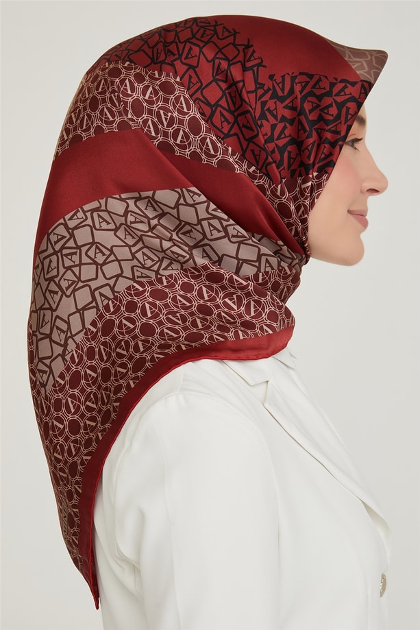 Armine Sura İpek Eşarp 21Ka8638 12