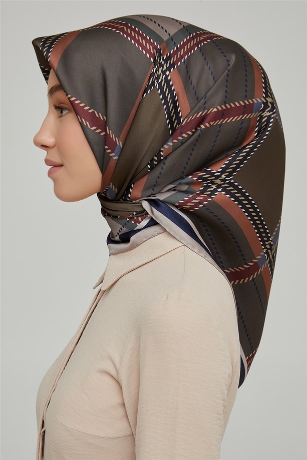 Armine Sura İpek Eşarp 21Ka8640 37