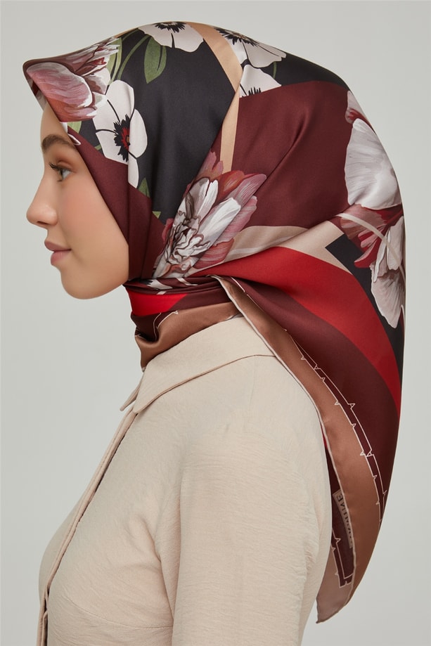 Armine Sura İpek Eşarp 21Ka8644 02