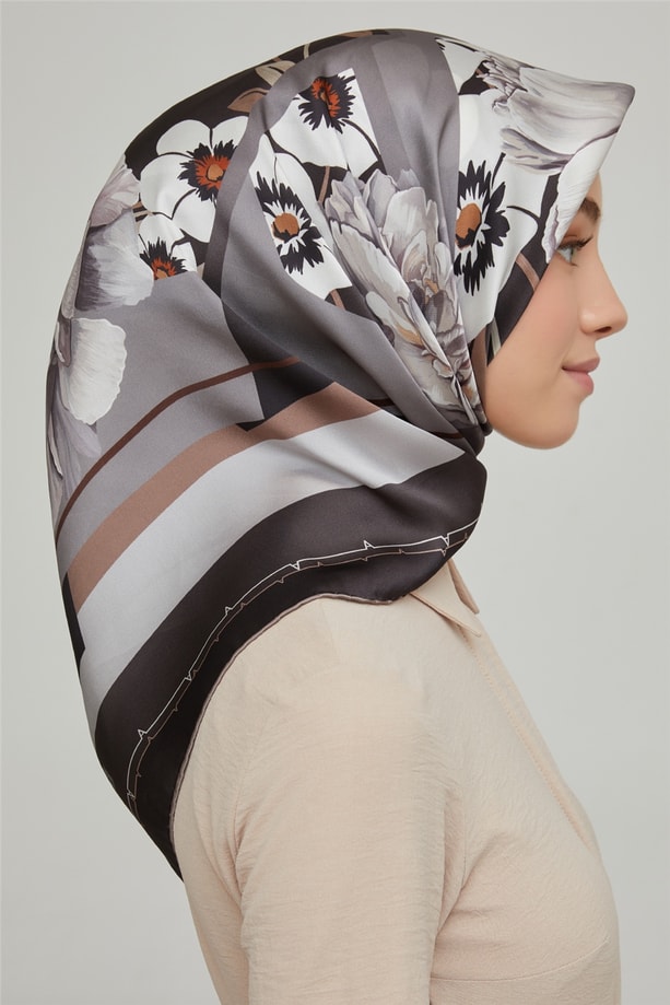 Armine Sura İpek Eşarp 21Ka8644 06