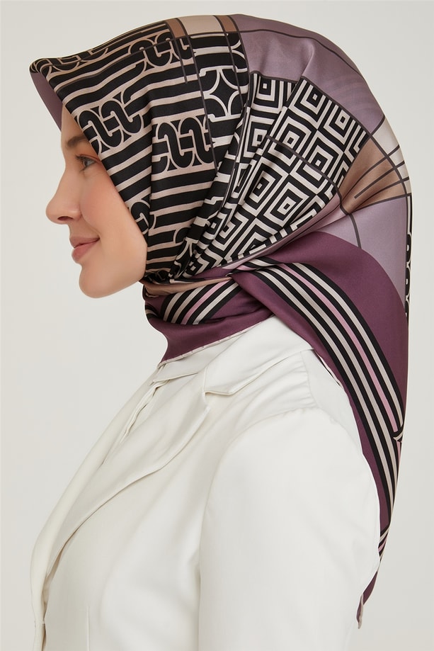 Armine Sura İpek Eşarp 21Ka8647 03