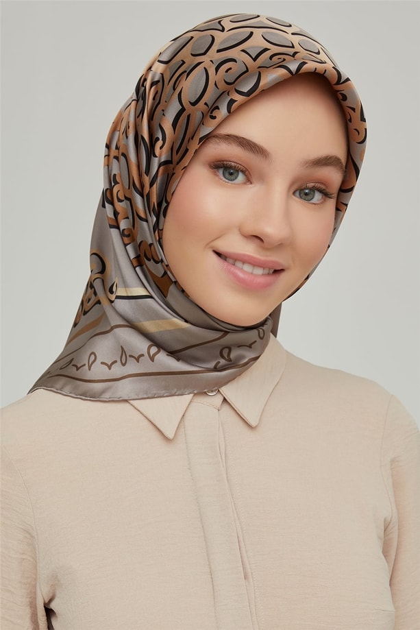 Armine Sura İpek Eşarp 21Ka8650 07