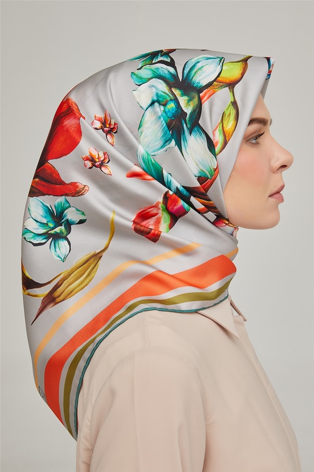 Armine Sura İpek Eşarp 21Ka8662 09