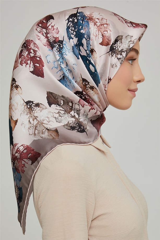 Armine Sura İpek Eşarp 21Ka8663 03