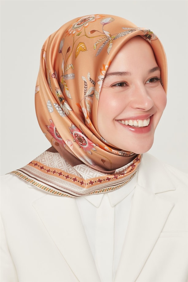 Armine Sura İpek Eşarp 21Y8528 01