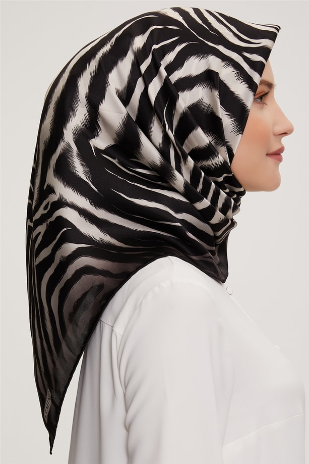 Armine Sura İpek Eşarp 22Ka3232 03