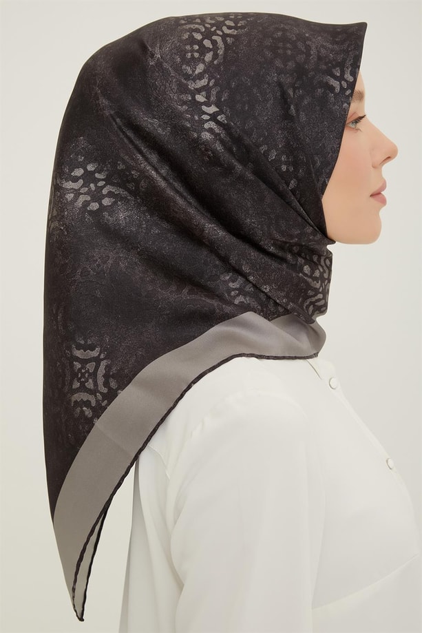 Armine Sura İpek Eşarp 22Ka8810 06