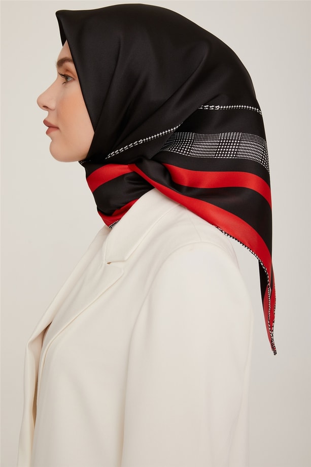 Armine Sura İpek Eşarp 22Ka8811 01
