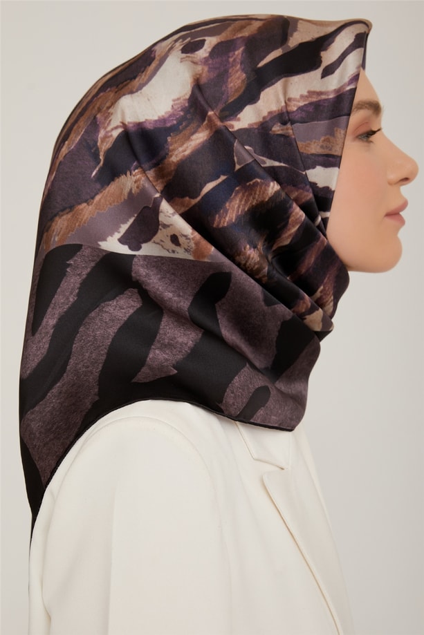 Armine Sura İpek Eşarp 22Ka8815 04