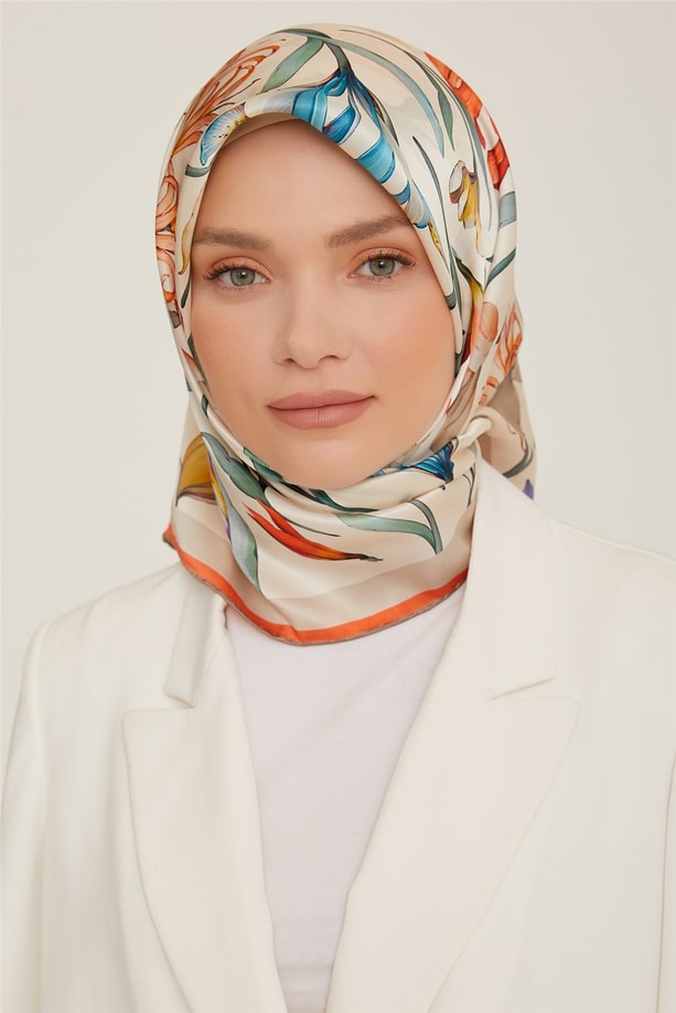 Armine Sura İpek Eşarp 22Ka8825 03
