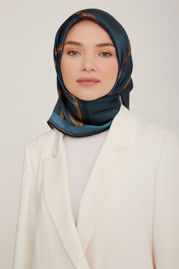 Armine Sura İpek Eşarp 22Ka8833 01